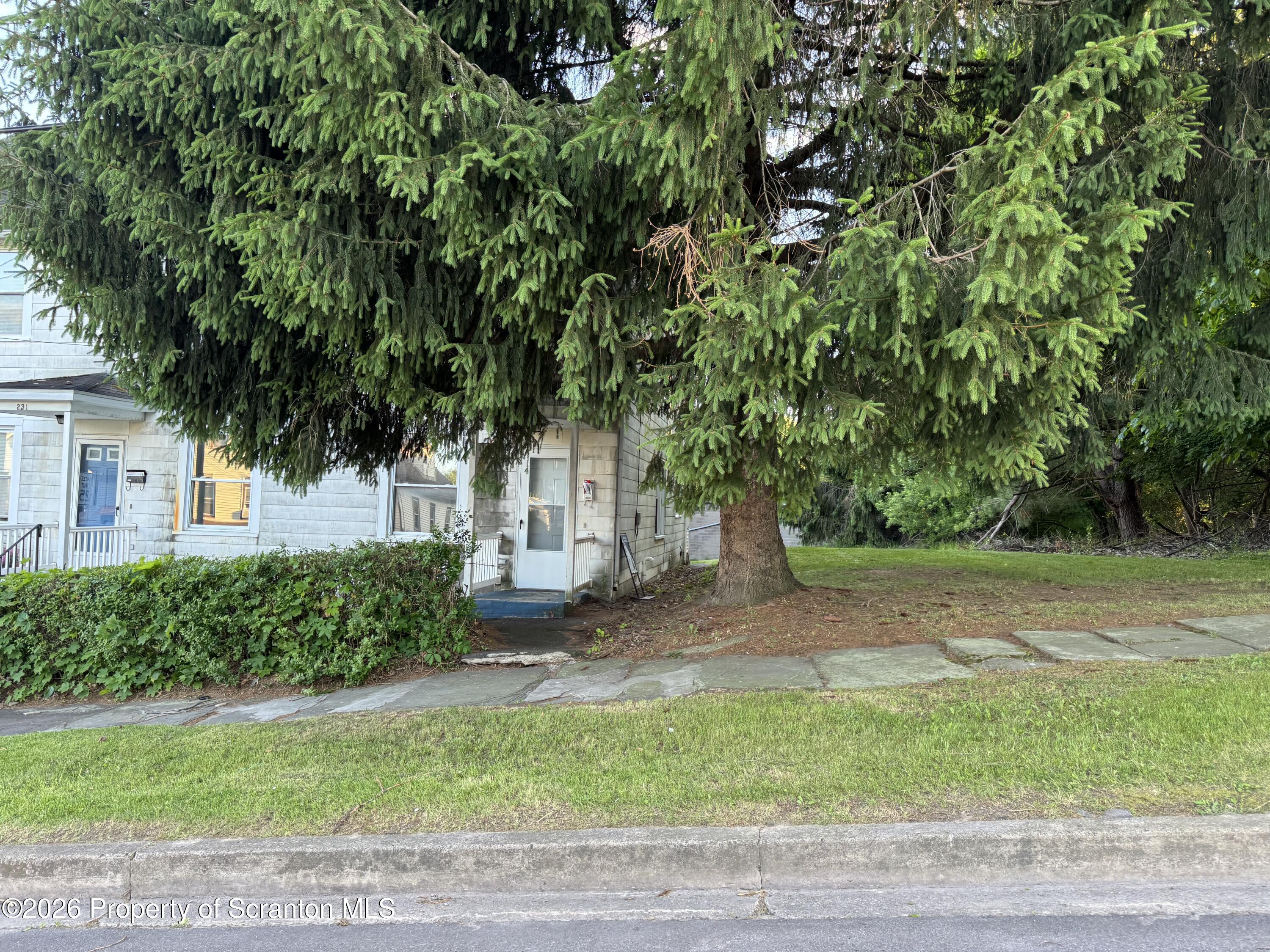 233 Reese Street Scranton, PA 18508 - Photo 2 of 21 IMG_3405