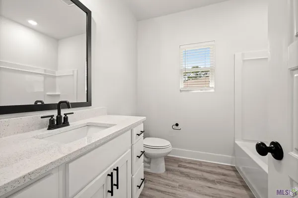 $303,900 | 7226 Brook Hollow Drive, Zachary, LA 70791