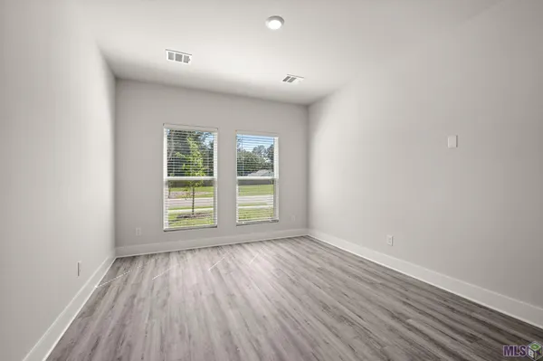 $303,900 | 7226 Brook Hollow Drive, Zachary, LA 70791