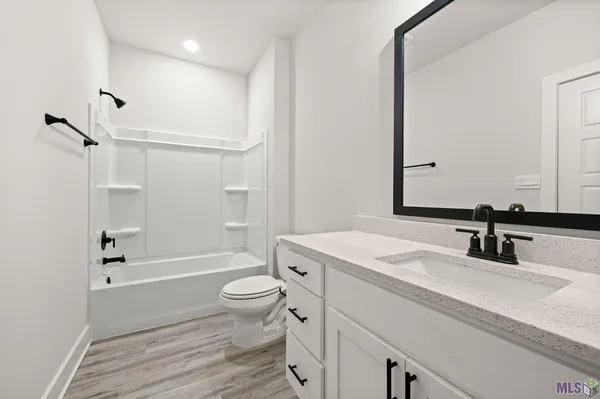 $303,900 | 7226 Brook Hollow Drive, Zachary, LA 70791