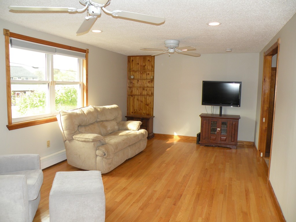 157 Burnham Road Lowell, MA 01852 - Photo 5 of 23 Gallery Image 5