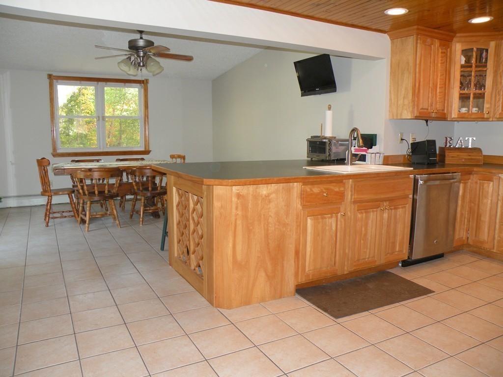 157 Burnham Road Lowell, MA 01852 - Photo 8 of 23 Gallery Image 8