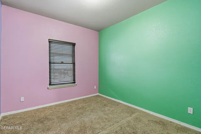 a view of empty room with window
