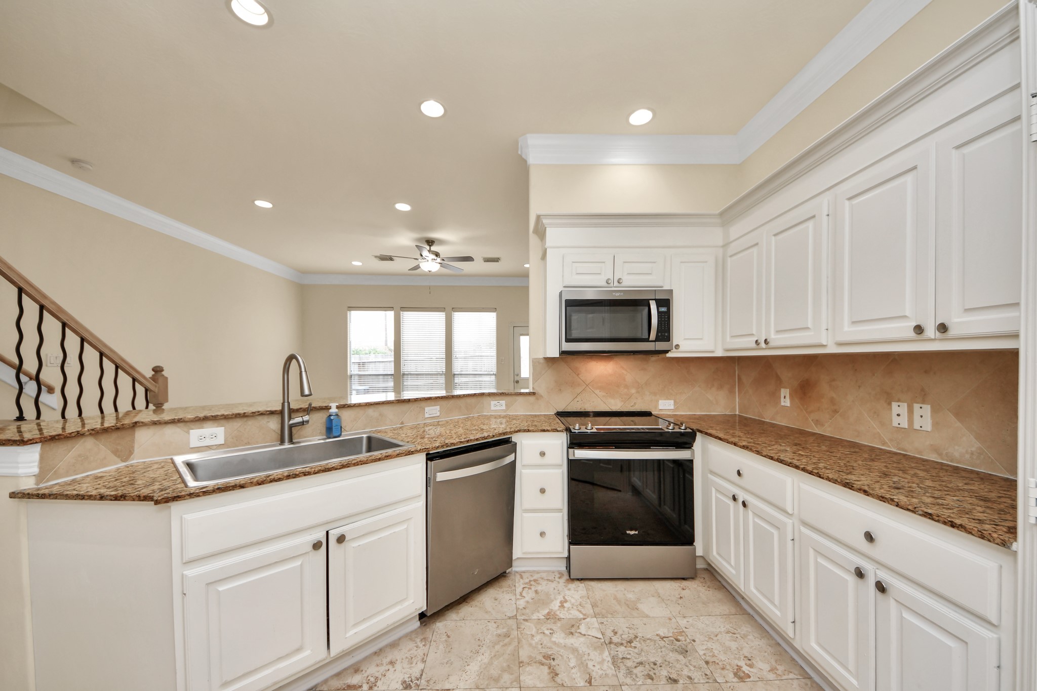 13038 Gentryside Court Houston, TX 77077 - Photo 8 of 20 All appliances electric