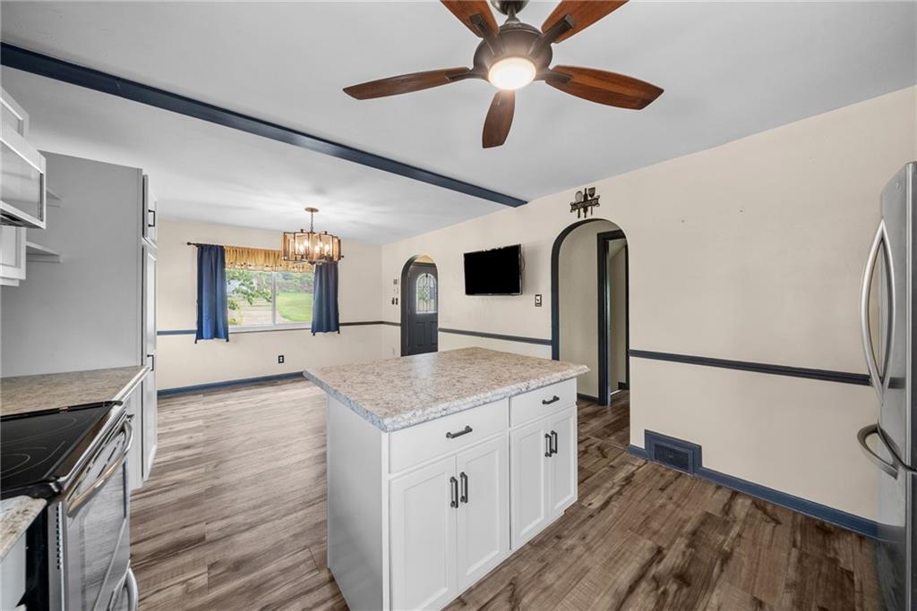 4768 Rolling Hills Road Pittsburgh, PA 15236 - Photo 16 of 49 Gallery Image 16