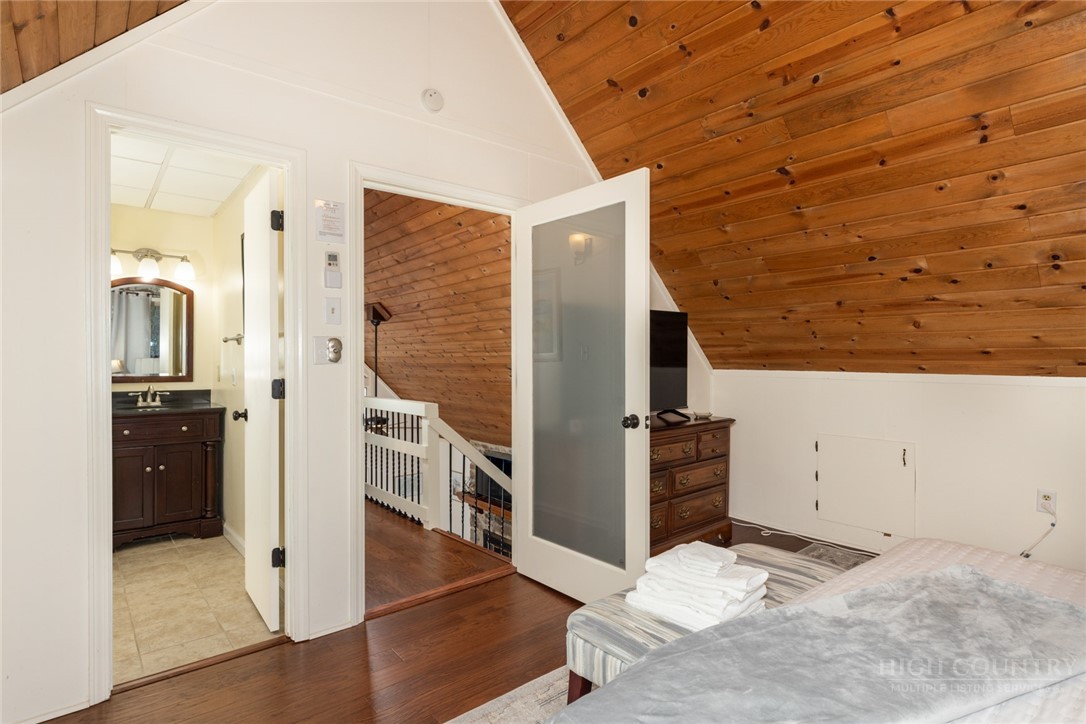 603 Hawk Ridge Road Deep Gap, NC 28618 - Photo 17 of 32 Gallery Image 17