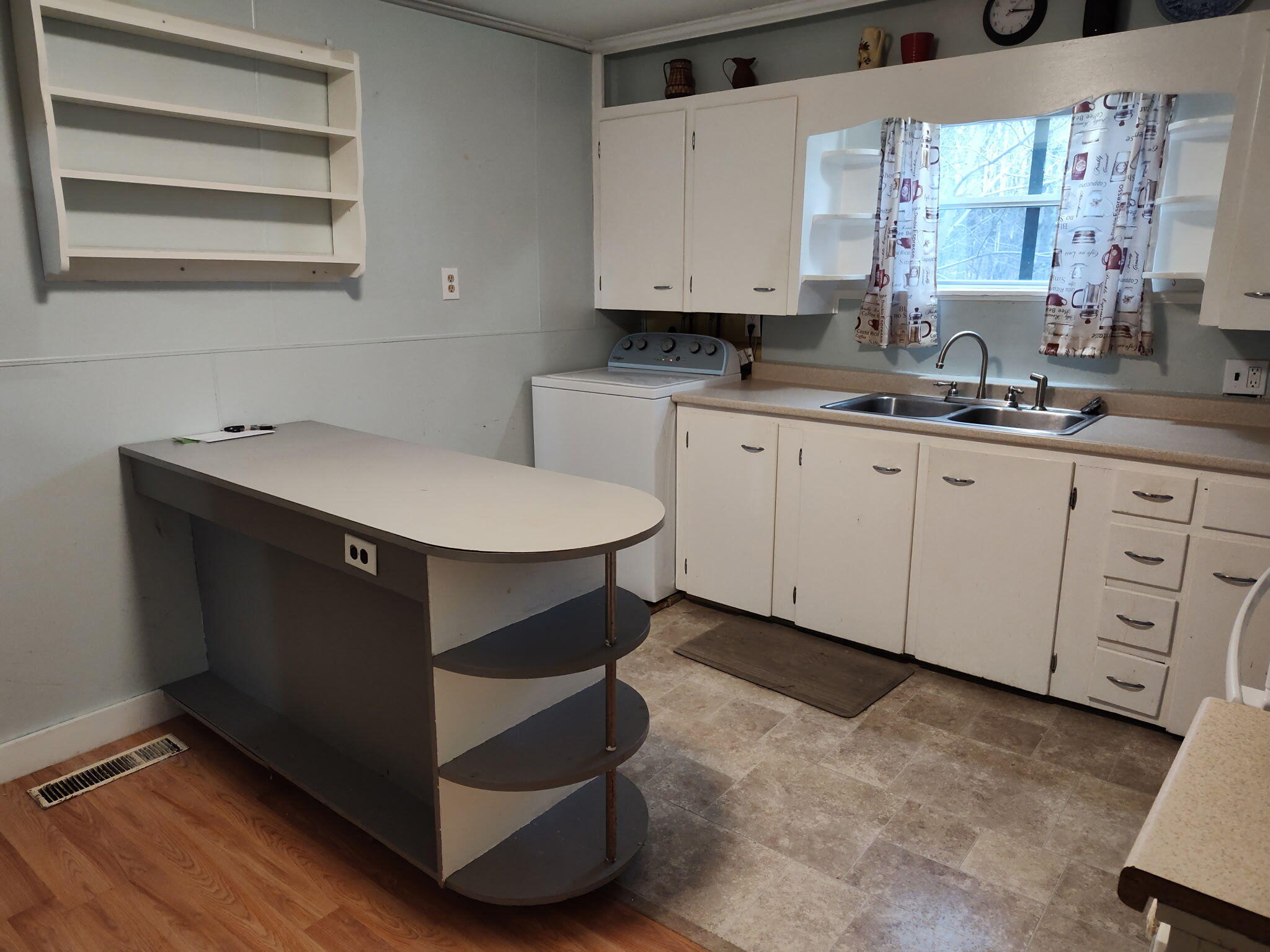 70 Spring Street Gardiner, ME 04345 - Photo 5 of 35 Bright and clean kitchen
