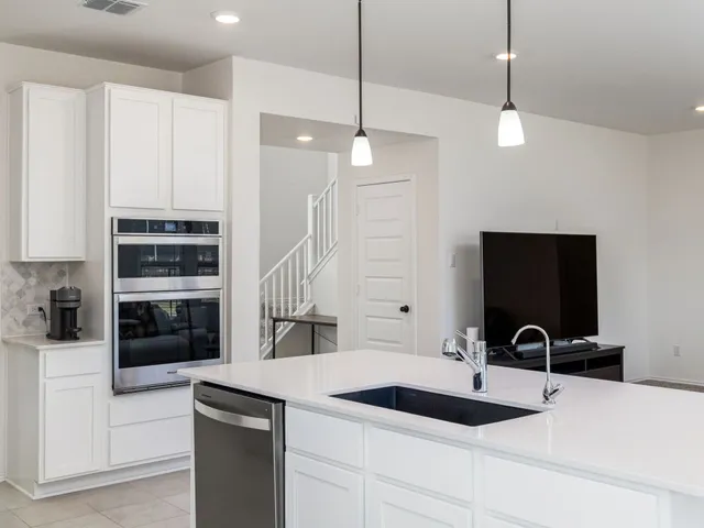 $3,300 | 3921 Riardo Drive, Round Rock, TX 78665