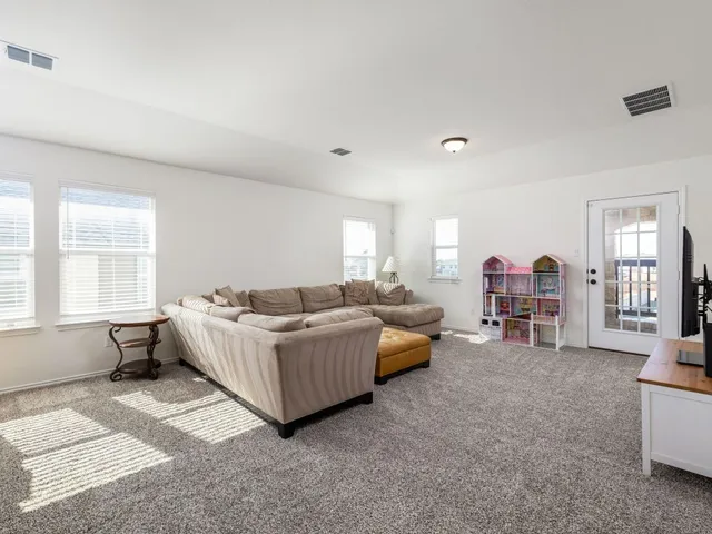 $3,300 | 3921 Riardo Drive, Round Rock, TX 78665