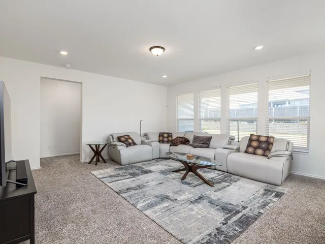 $3,300 | 3921 Riardo Drive, Round Rock, TX 78665