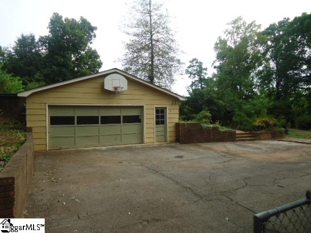 1205 Edwards Road Greenville, SC 29615 - Photo 29 of 36 Gallery Image 29