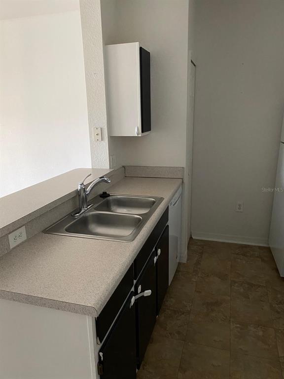 5447 Vineland Road, Unit 1302 Orlando, FL 32811 - Photo 5 of 8