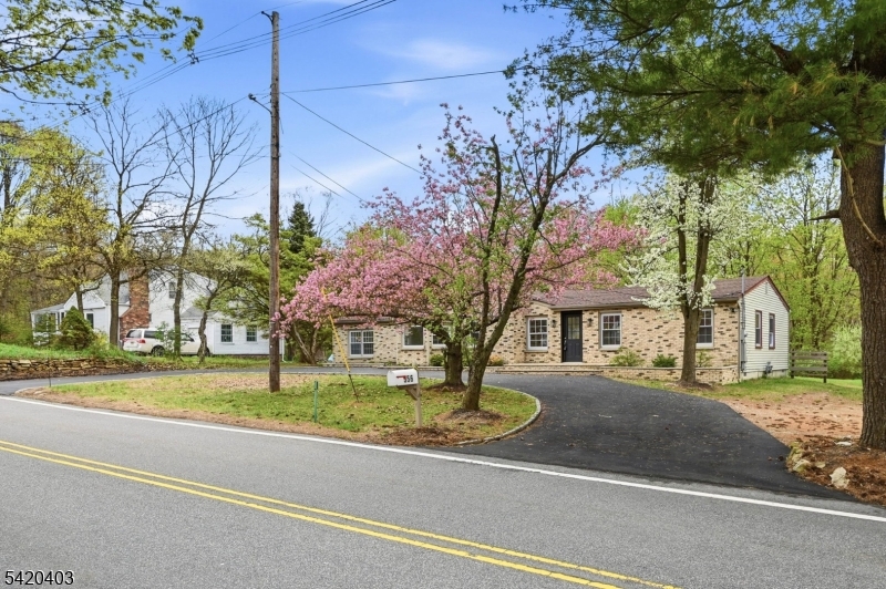 356 North Road Chester, NJ 07930 - Photo 5 of 47