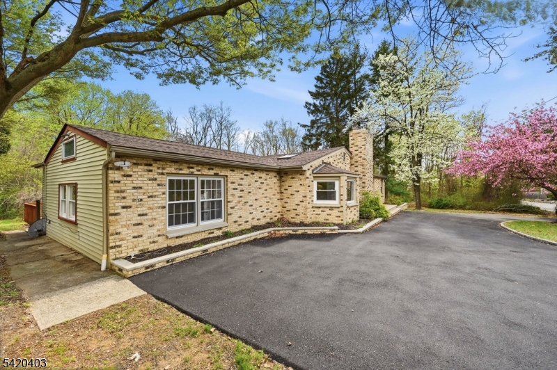 356 North Road Chester, NJ 07930 - Photo 6 of 47