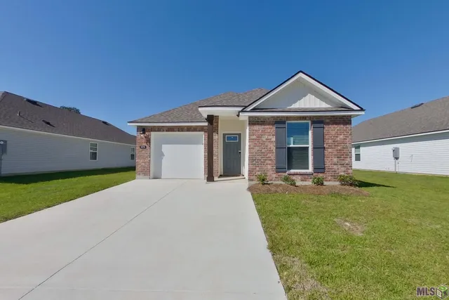 $1,695 | 14213 War Admiral Avenue, Denham Springs, LA 70726