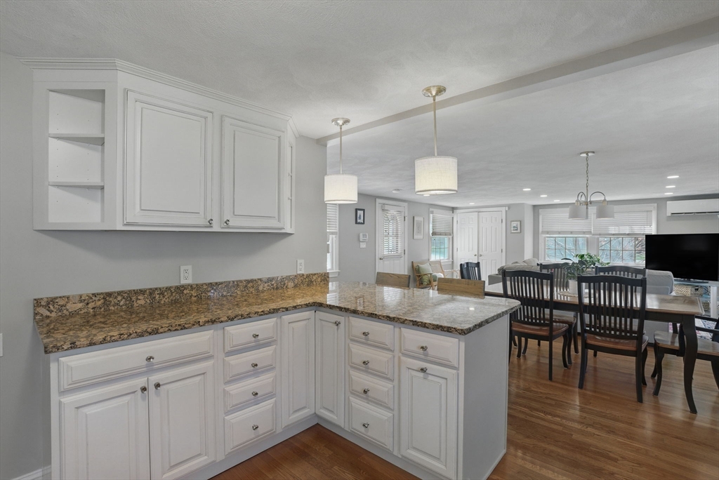 13 Sunnyfield Road Bedford, MA 01730 - Photo 3 of 30 Gallery Image 3