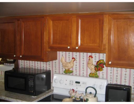 985 Simpson Howell Road Elizabeth, PA 15037 - Photo 4 of 8 Kitchen.