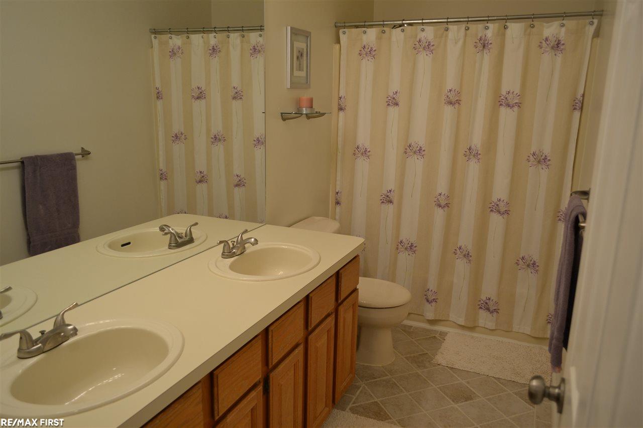 655 Whitney Drive Rochester, MI 48307 - Photo 20 of 30 Full Bath on 2nd Floor