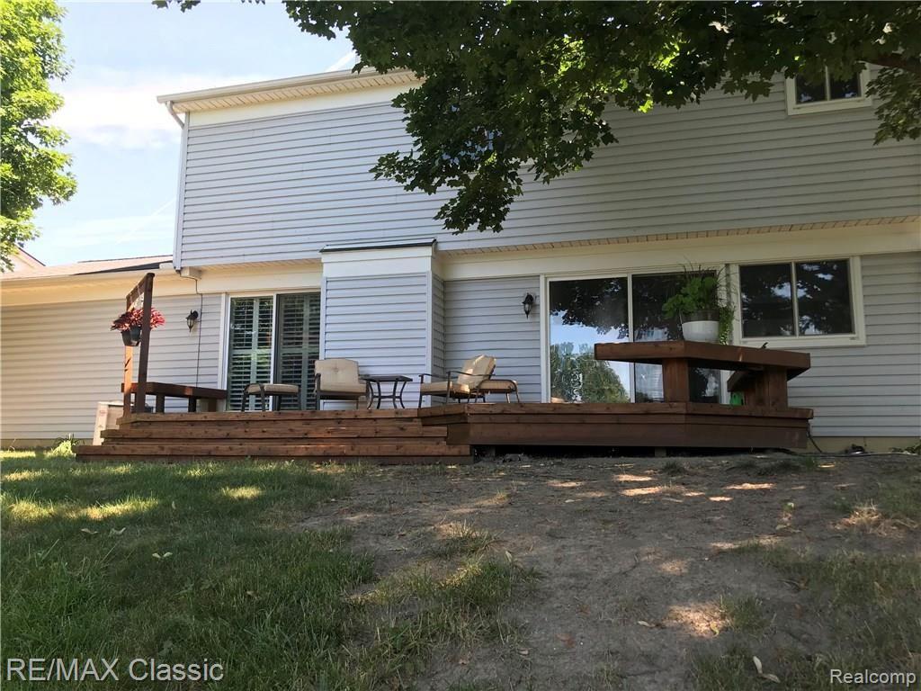 41208 Village Lake Road Novi, MI 48375 - Photo 3 of 28 A52E58BC-8C4B-483F-814B-BBB2B81632B1.jpeg