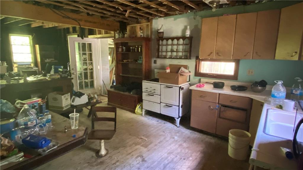 569 Evergreen Road Leechburg, PA 15656 - Photo 3 of 16 Gallery Image 3