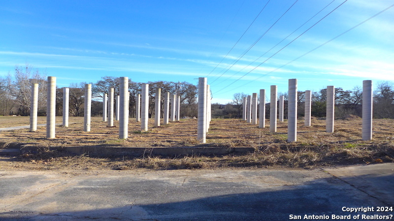 327 Idlewilde Boulevard Comfort, TX 78013 - Photo 6 of 16