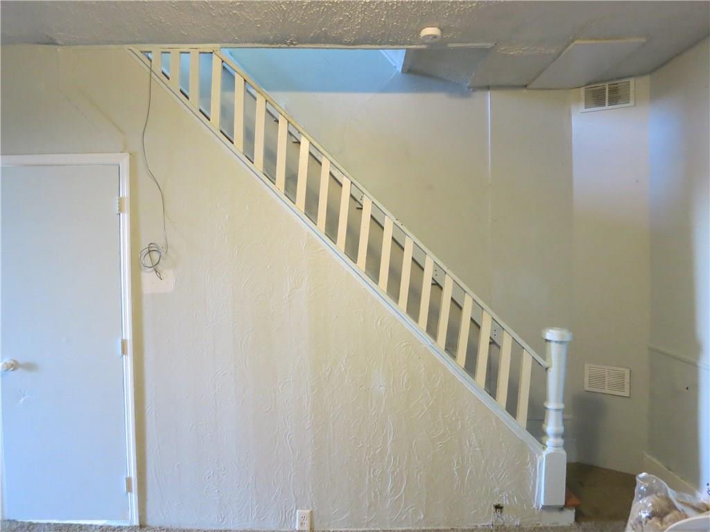 490 Lacock Street Rochester, PA 15074 - Photo 6 of 11