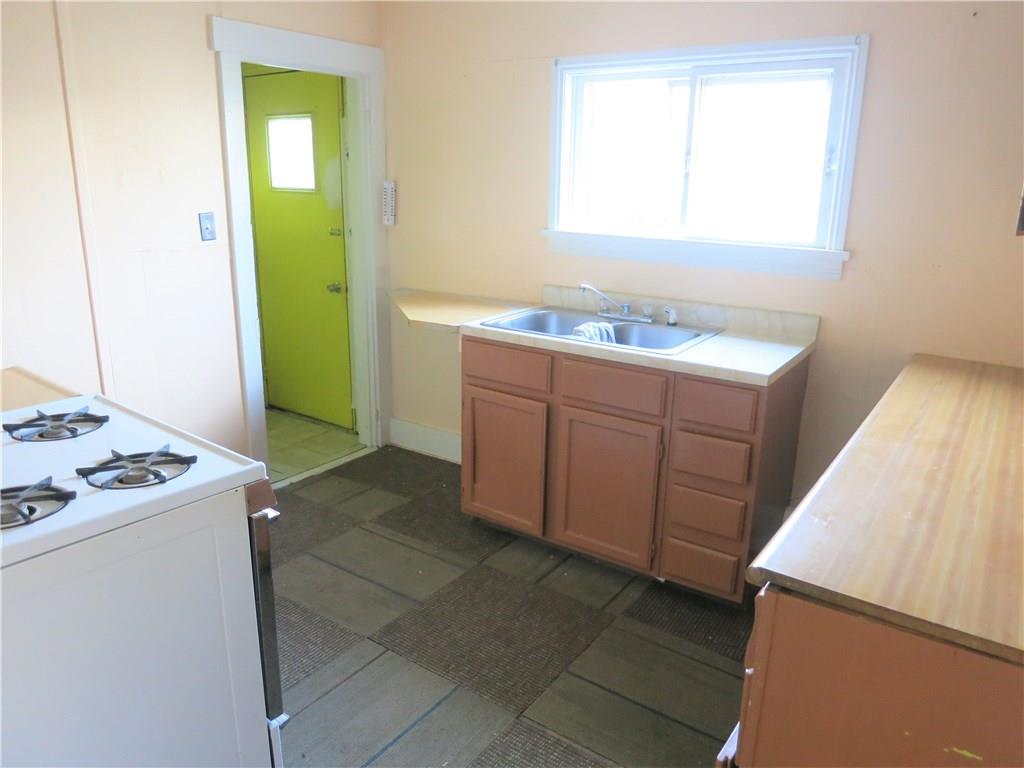 490 Lacock Street Rochester, PA 15074 - Photo 8 of 11