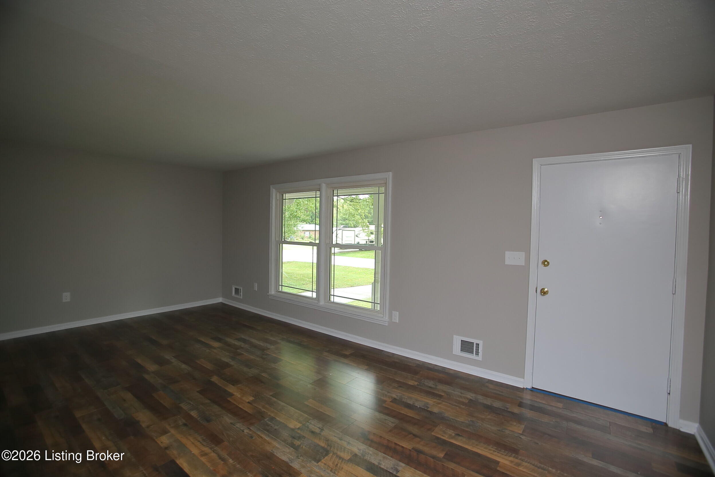 3509 Locklee Road Louisville, KY 40214 - Photo 8 of 53 Living Room