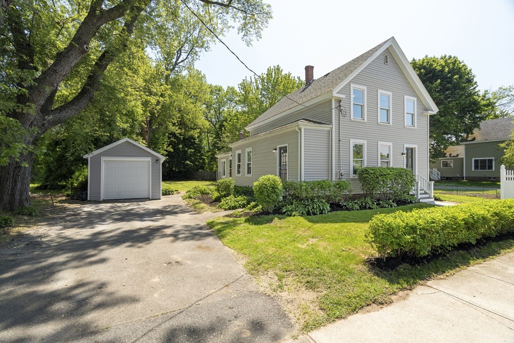 11 Spring Street Salisbury, MA 01952 - Photo 1 of 23 Gallery Image 1