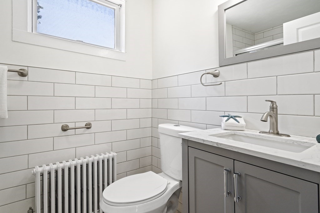 11 Spring Street Salisbury, MA 01952 - Photo 7 of 23 Gallery Image 7