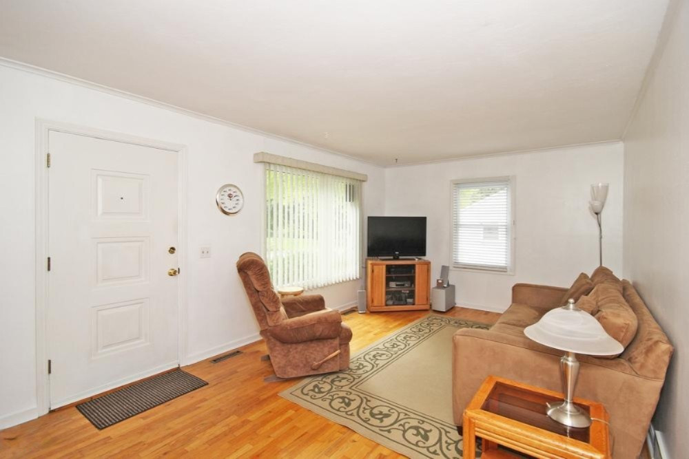 4112 Rivington Street Kalamazoo, MI 49008 - Photo 2 of 21 4112 Rivington-2