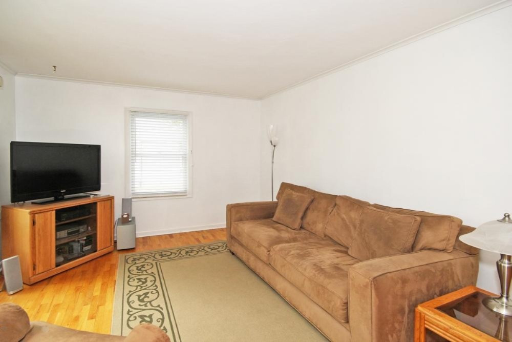 4112 Rivington Street Kalamazoo, MI 49008 - Photo 3 of 21 4112 Rivington-3