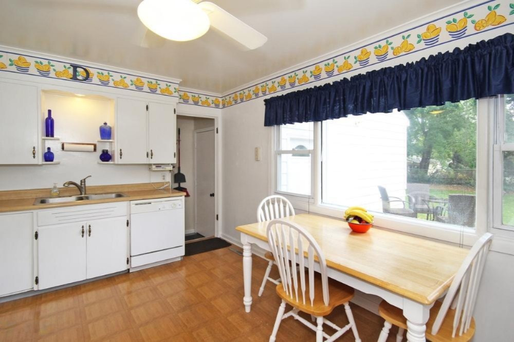 4112 Rivington Street Kalamazoo, MI 49008 - Photo 6 of 21 4112 Rivington-6