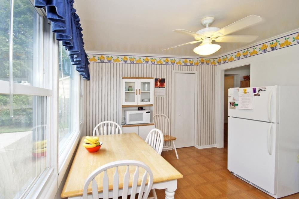 4112 Rivington Street Kalamazoo, MI 49008 - Photo 10 of 21 4112 Rivington-9