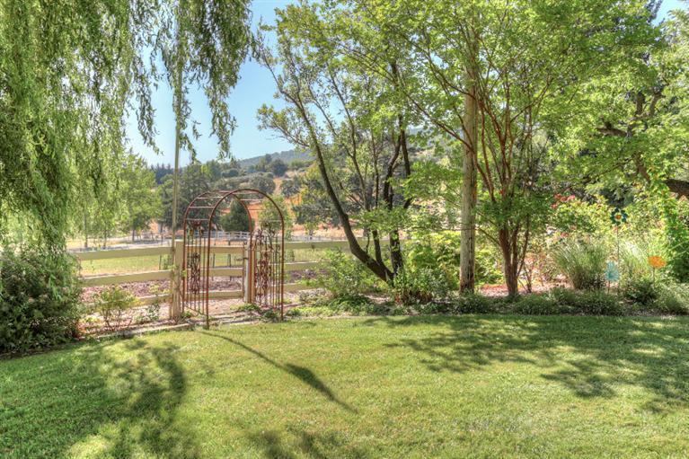 302 West Hilltop Road Talent, OR 97540 - Photo 15 of 32 Additional Photo