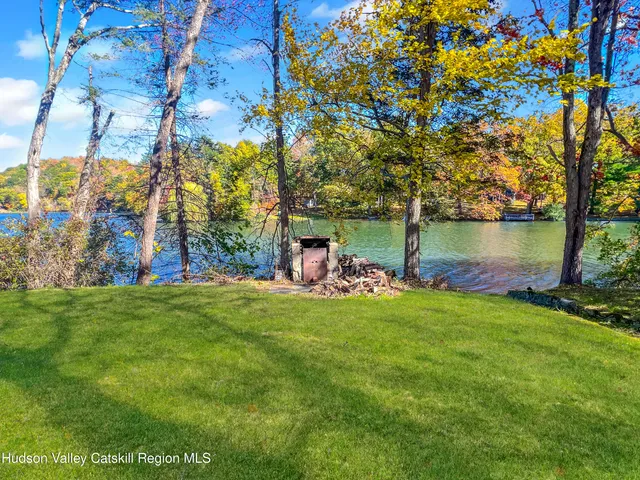 $425,000 | 1076 Lakeview Road, Copake, NY 12516