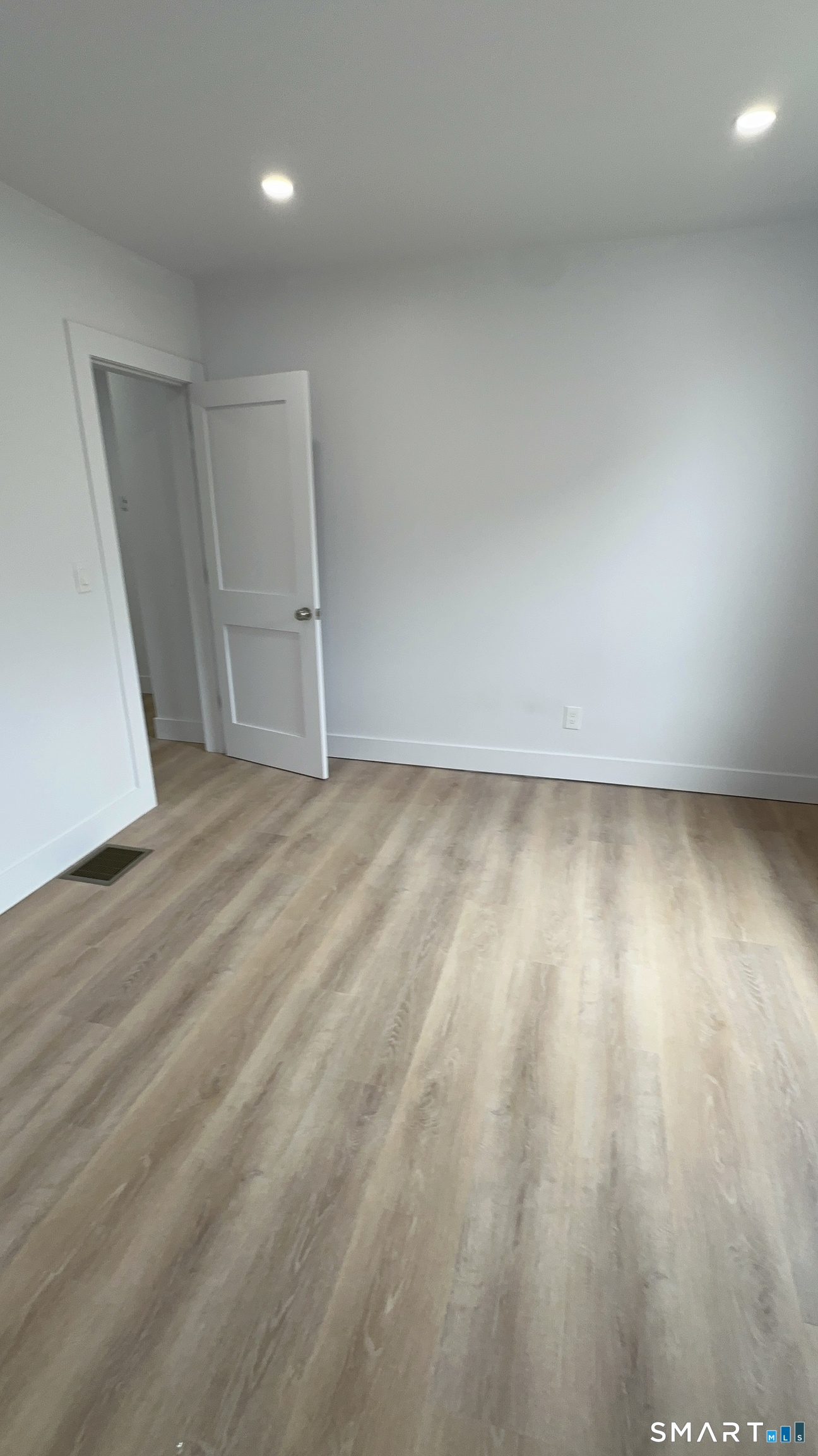 26 Rowan Street, Unit 1 Norwalk, CT 06855 - Photo 4 of 11