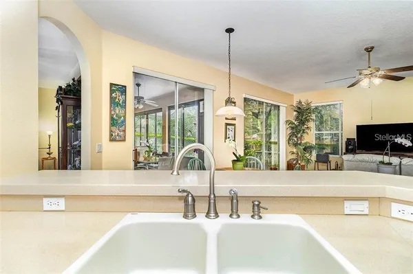 $3,600 | 10001 Highland Woods Court, Orlando, FL 32836