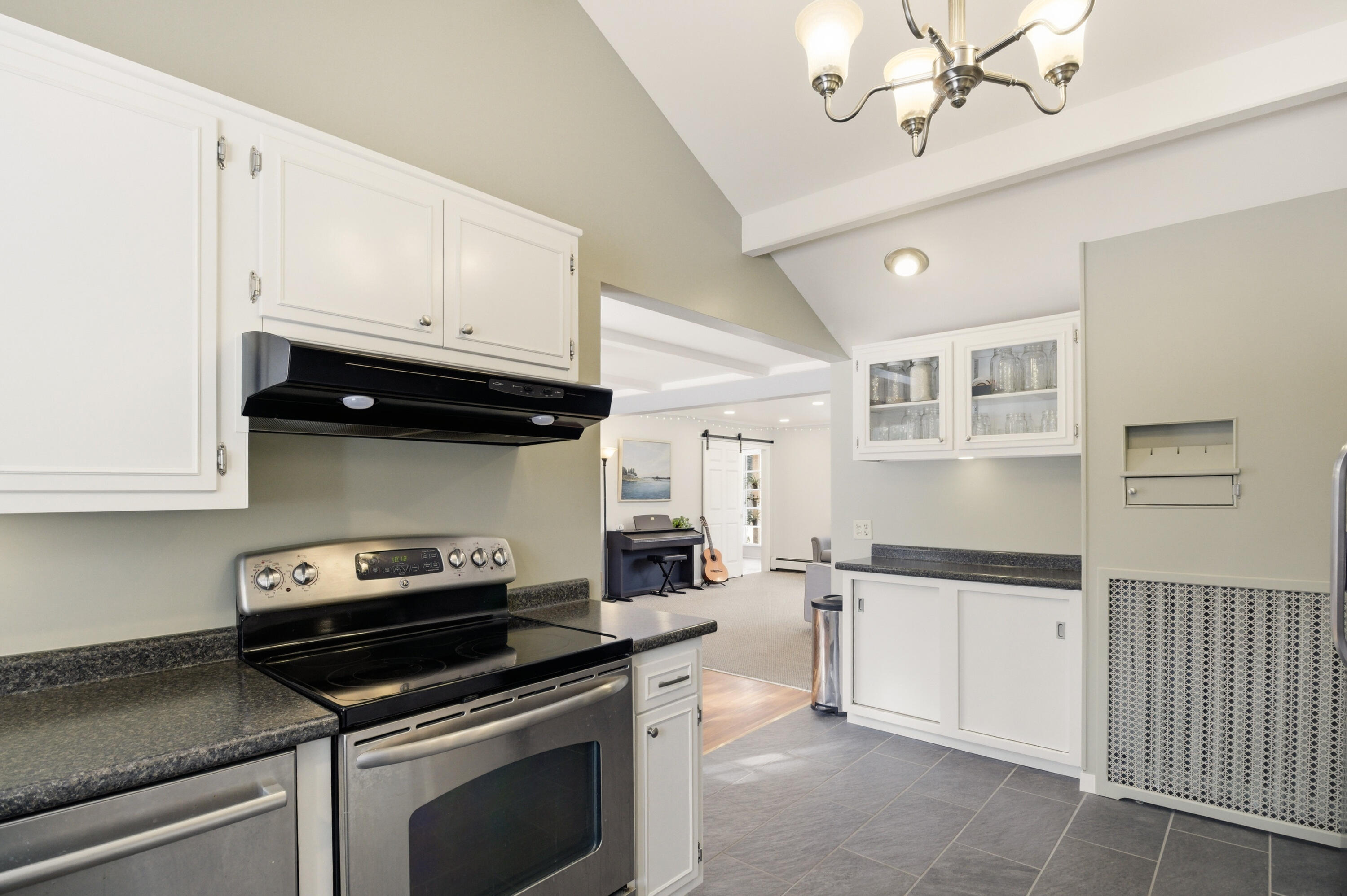 44 O'connell Street Lewiston, ME 04240 - Photo 14 of 61 44 OConnell Lewiston-33