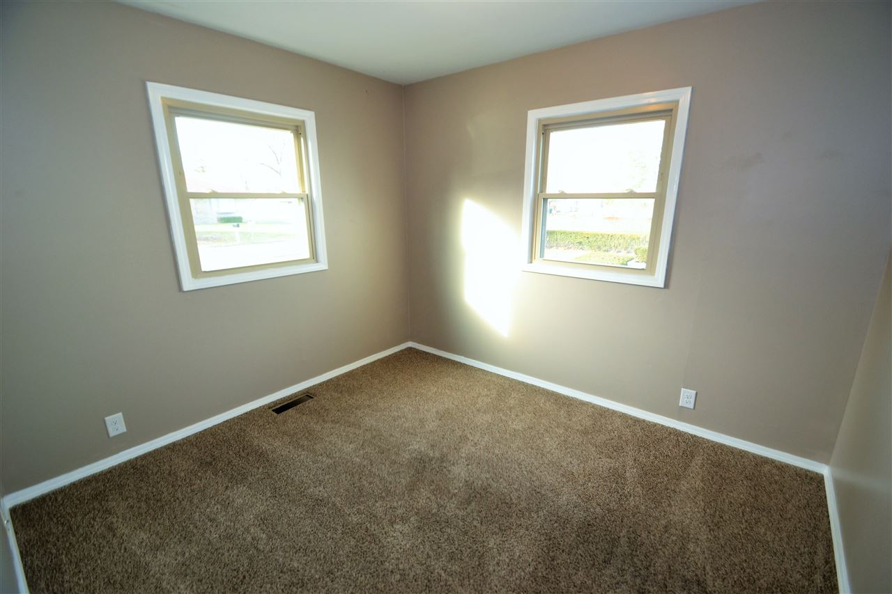 618 North Shellbark Road Muncie, IN 47304 - Photo 14 of 20