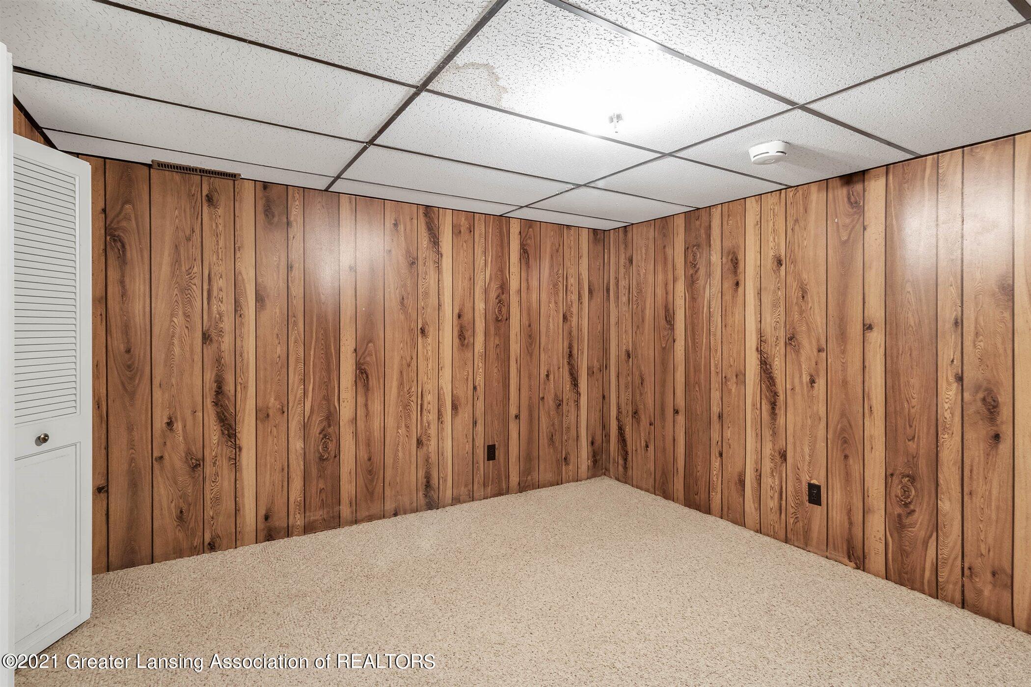 14935 Airport Road Lansing, MI 48906 - Photo 35 of 49 35-14935 Airport Rd-WindowStill-Real-Est