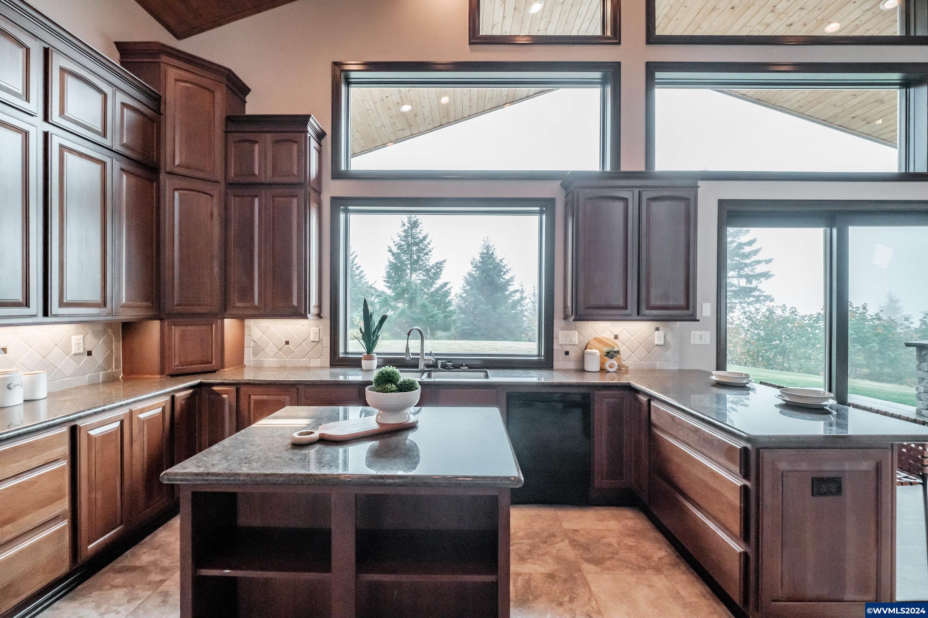 39915 South McCully Mountain Road Lyons, OR 97358 - Photo 11 of 44 Gallery Image 11