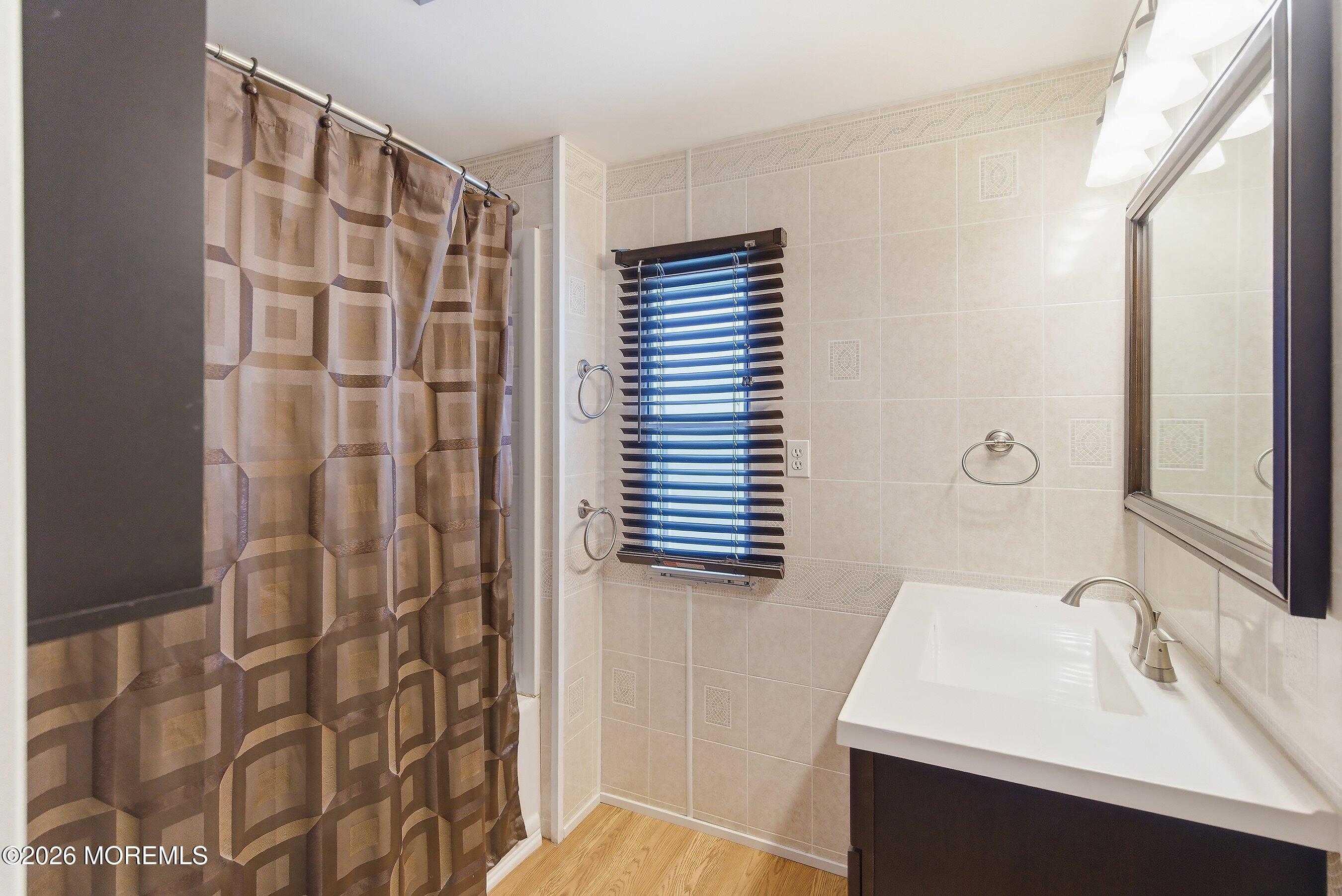 8 Longfellow Road North Brunswick, NJ 08902 - Photo 19 of 24 21-Bath 2A