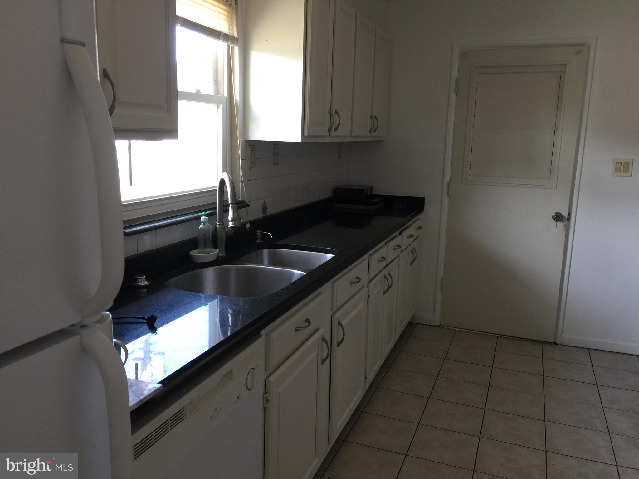 6700 Cimarron Street Springfield, VA 22150 - Photo 17 of 18 Kitchen