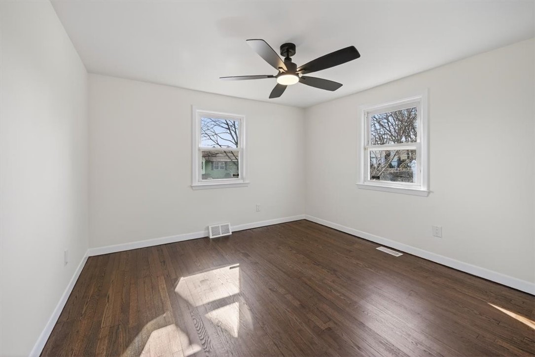 69 West View Avenue Cranston, RI 02920 - Photo 16 of 35