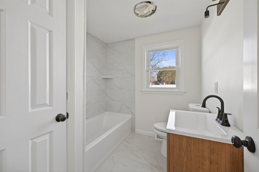 69 West View Avenue Cranston, RI 02920 - Photo 19 of 35