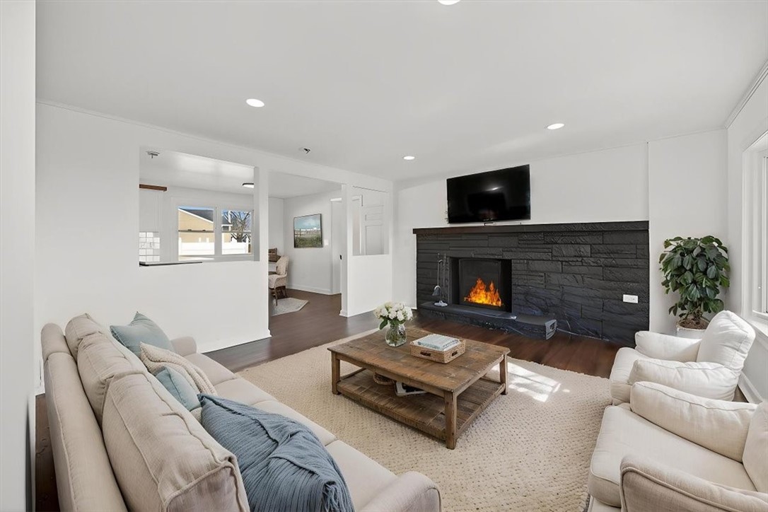 69 West View Avenue Cranston, RI 02920 - Photo 4 of 35 virtually staged