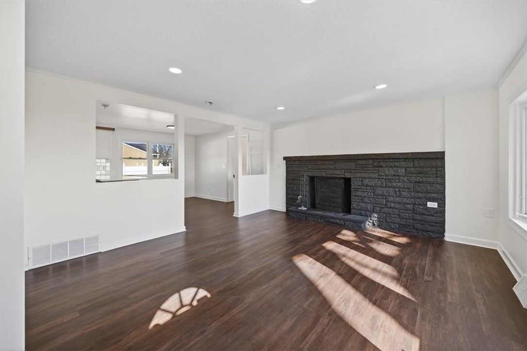 69 West View Avenue Cranston, RI 02920 - Photo 5 of 35