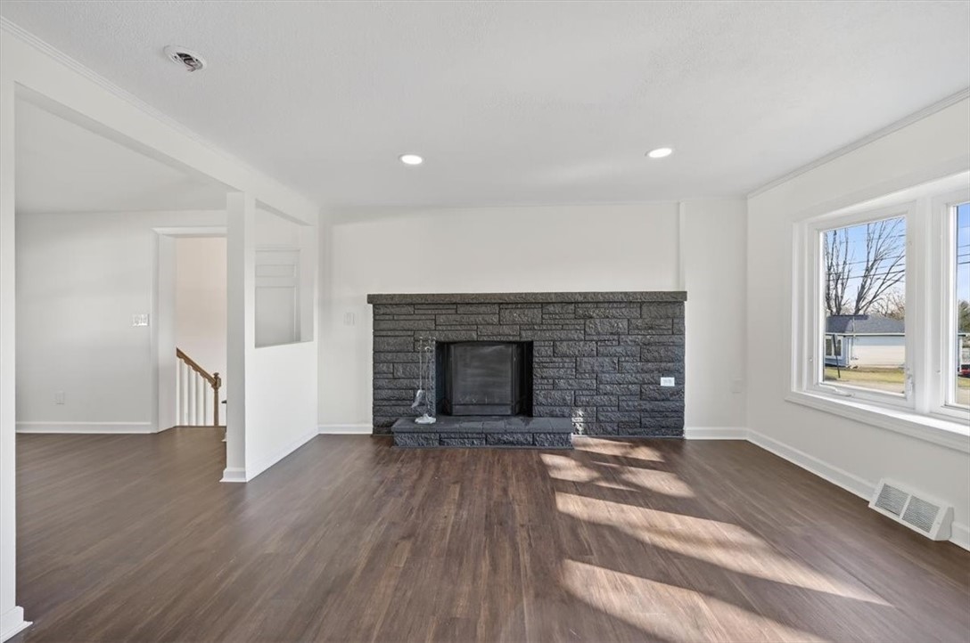69 West View Avenue Cranston, RI 02920 - Photo 6 of 35