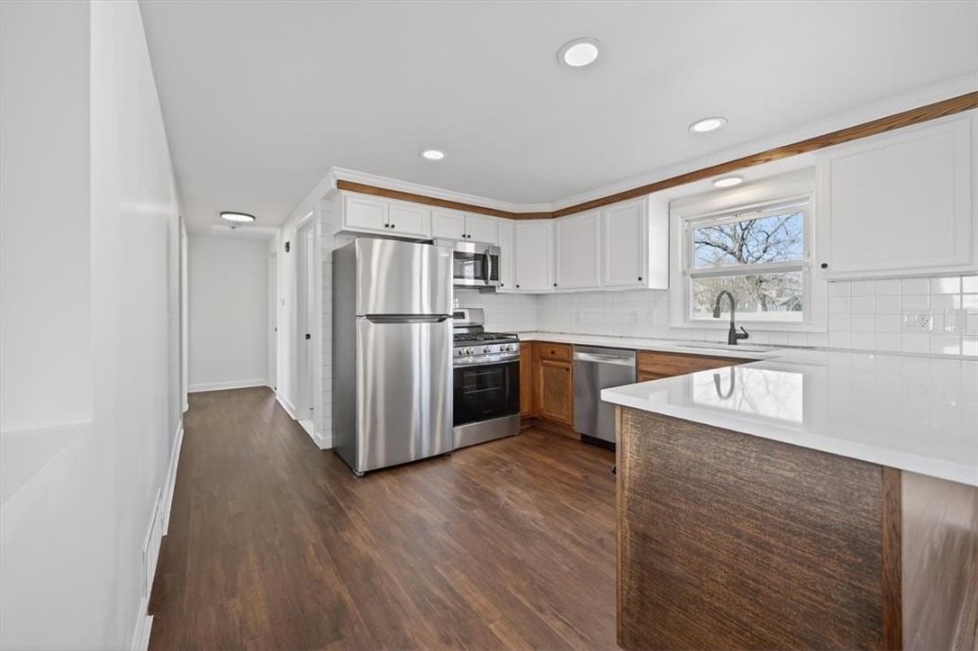 69 West View Avenue Cranston, RI 02920 - Photo 8 of 35